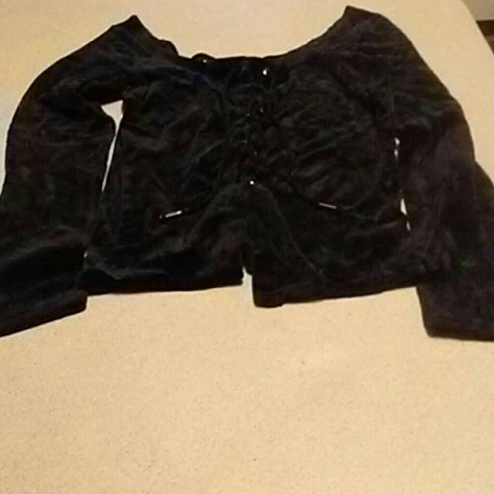 Cropped Black top